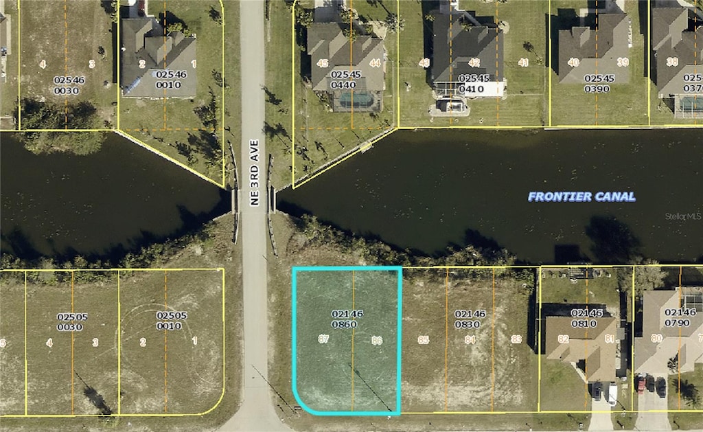 301 NE 19th Ter, Cape Coral, FL 33909 - photo 1
