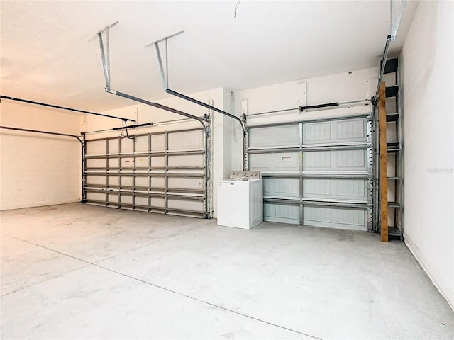 garage with washer / dryer