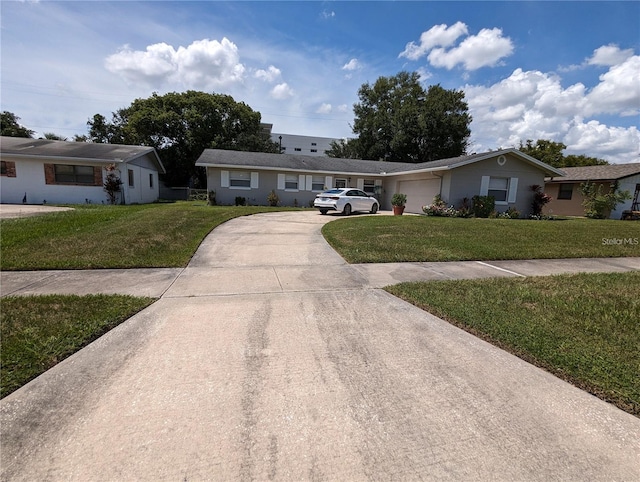 ranch-style home featuring a front lawn