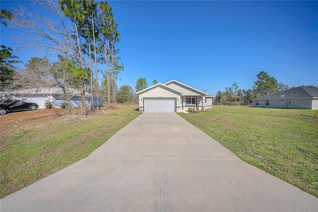 view of front facade featuring driveway, a garage, and a front yard