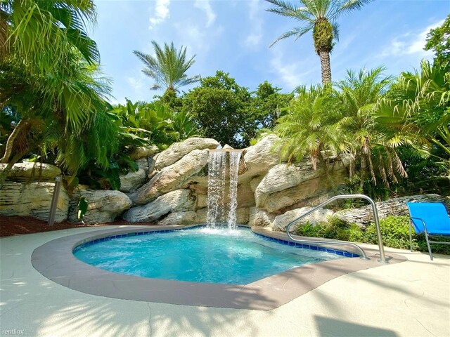 view of pool featuring a pool
