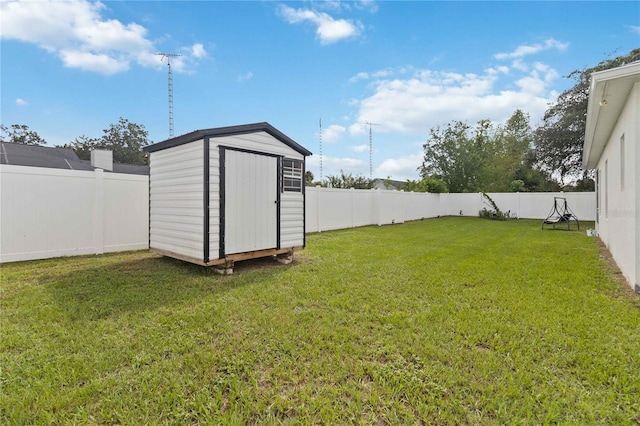 view of yard with a shed