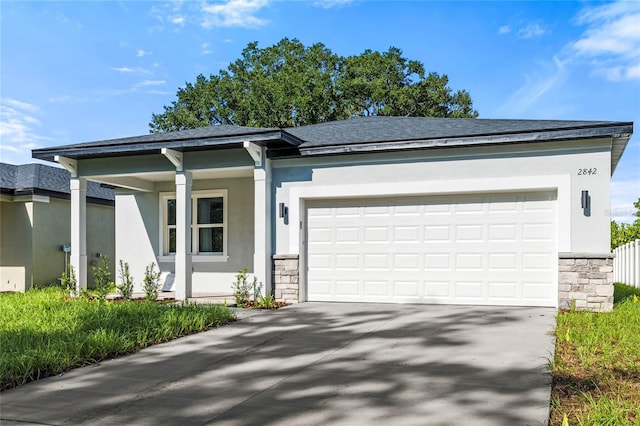 view of front facade with a garage