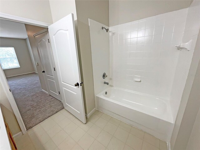 bathroom featuring shower / bath combination