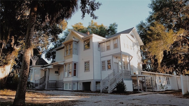 view of front of property