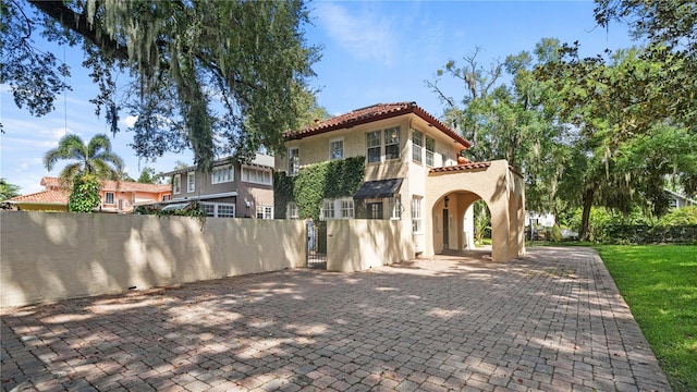 view of front of property