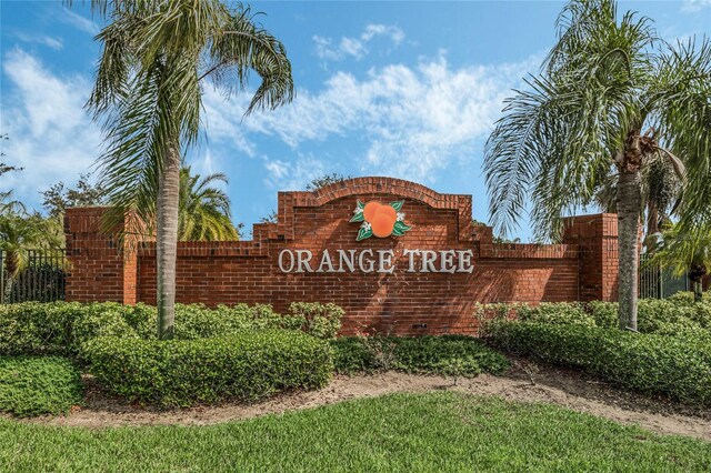 view of community / neighborhood sign