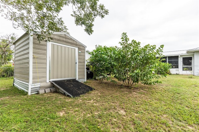 exterior space featuring a lawn