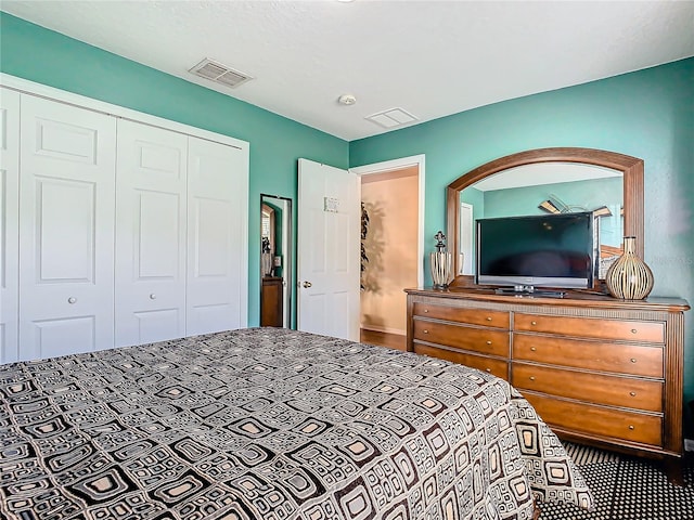 bedroom with a closet