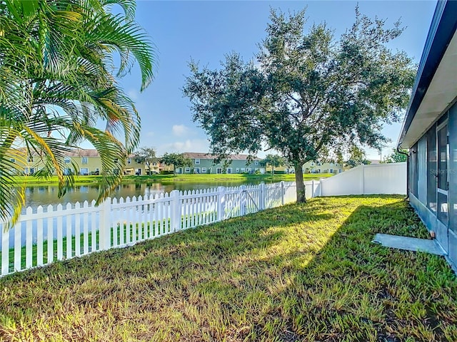 view of yard featuring a water view