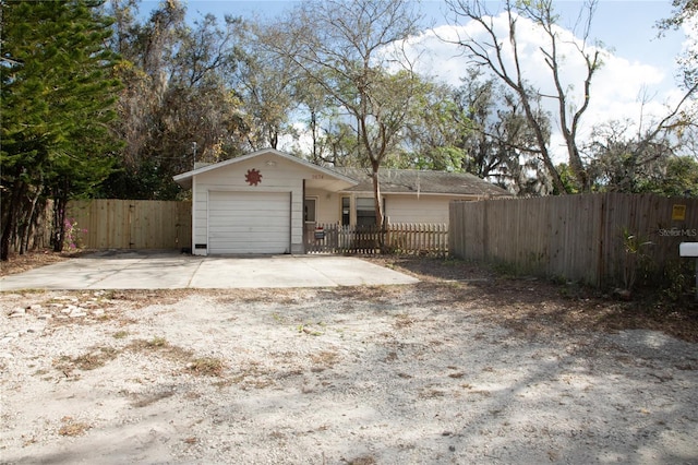 view of front facade featuring a garage