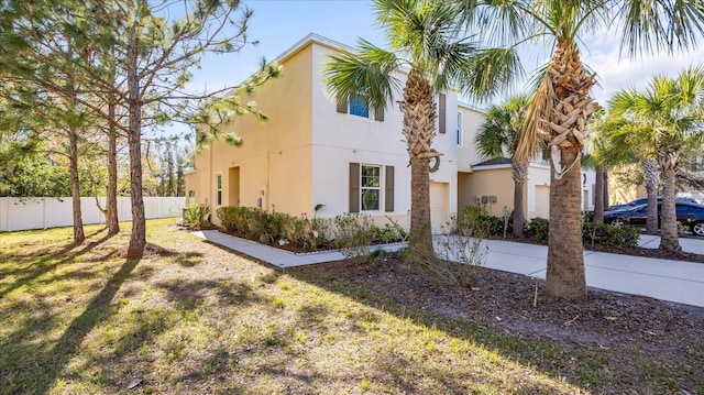 view of front of property with a front lawn