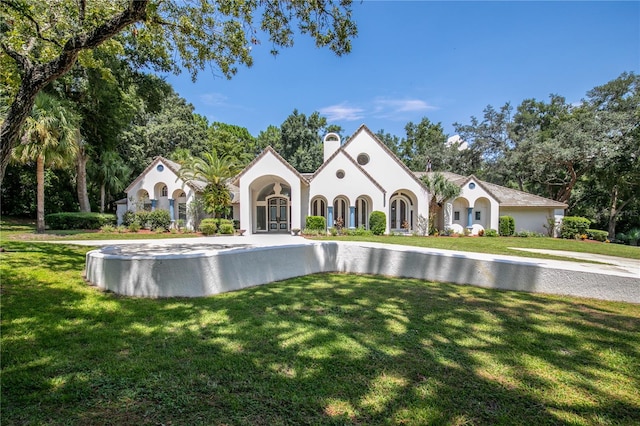 view of front of house with a front yard