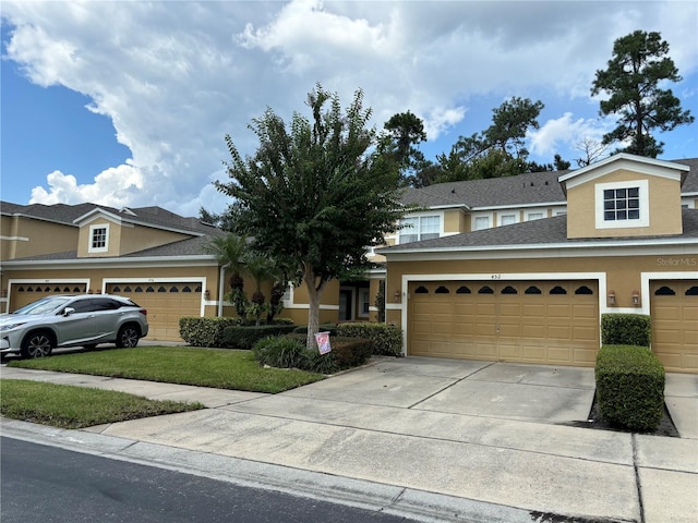 view of front property