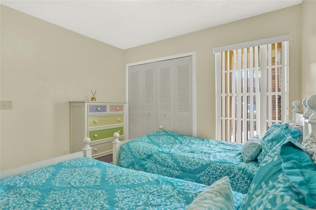 bedroom featuring a closet