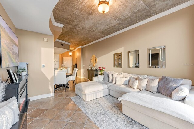155 S Court Ave Unit 2710, Orlando, FL 32801 - living room with crown molding and baseboards