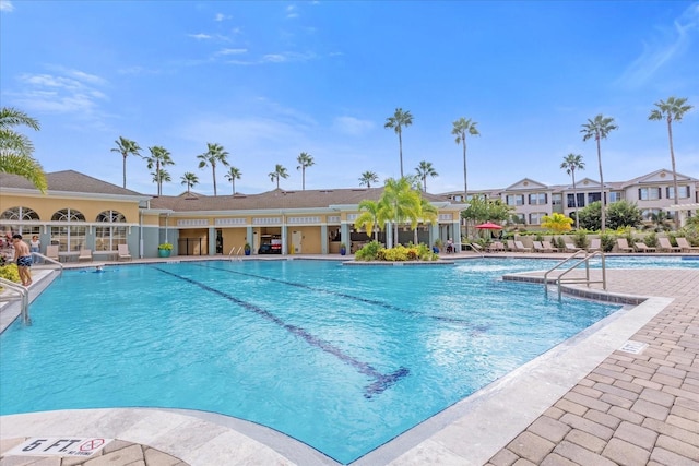 view of swimming pool