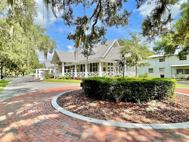 view of front of house