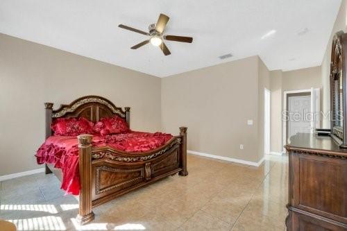 bedroom with ceiling fan