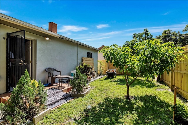 view of yard with a patio area