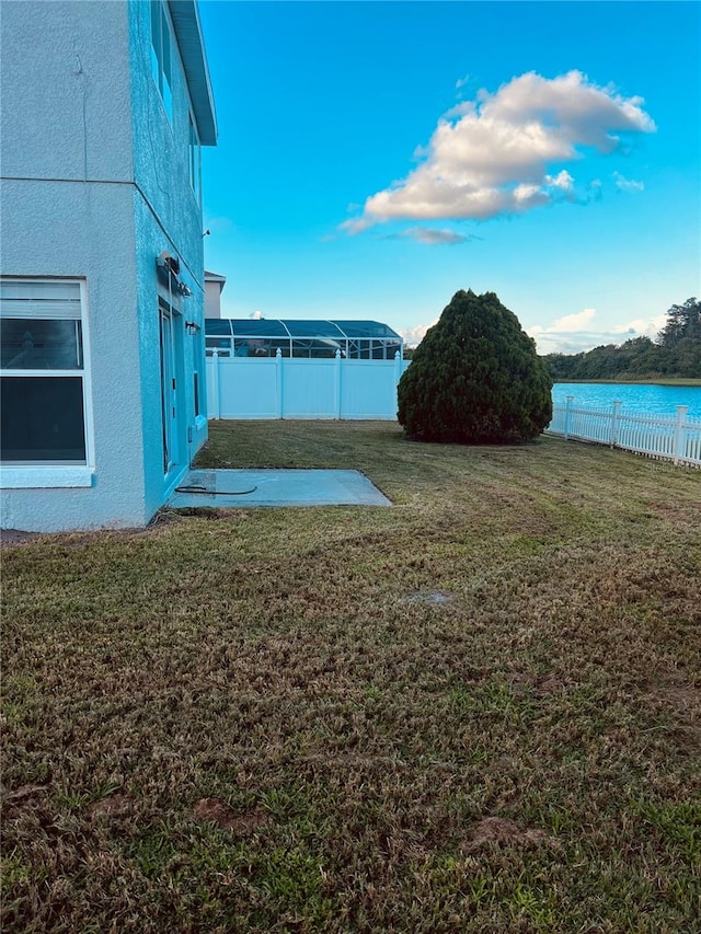 view of yard with a water view