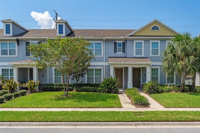 view of front facade featuring a front lawn