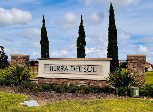 view of community / neighborhood sign