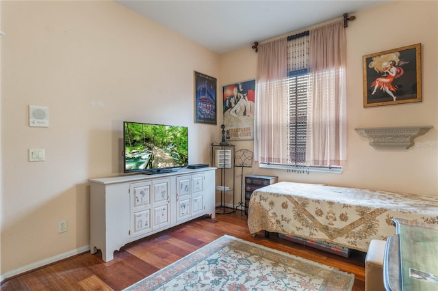 2366 Prairie Dunes, Clermont, FL 34711 - bedroom featuring wood finished floors and baseboards
