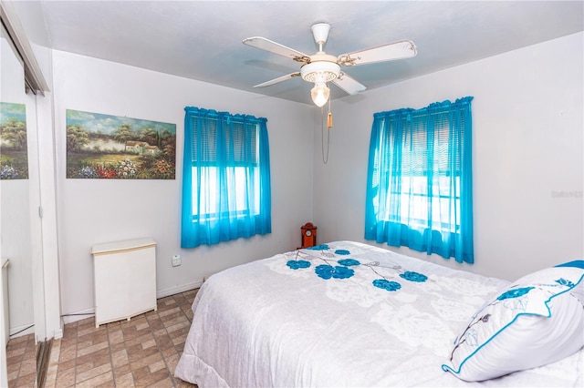 bedroom with ceiling fan