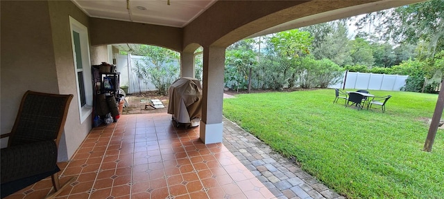 view of yard featuring a patio