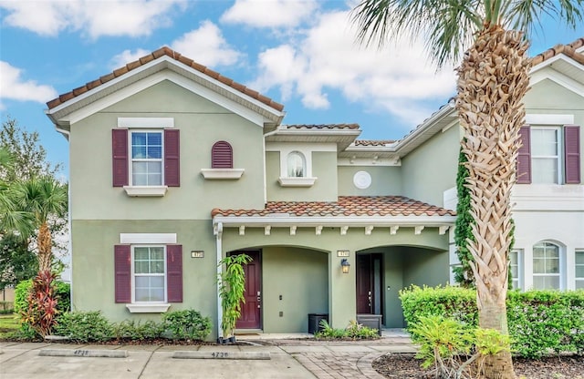 view of mediterranean / spanish-style home