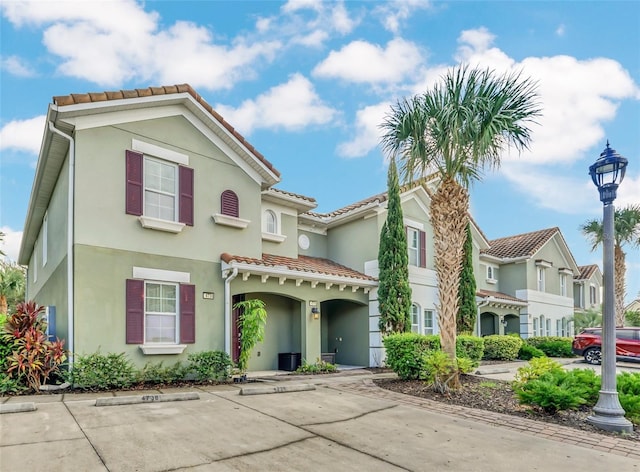 view of mediterranean / spanish-style home