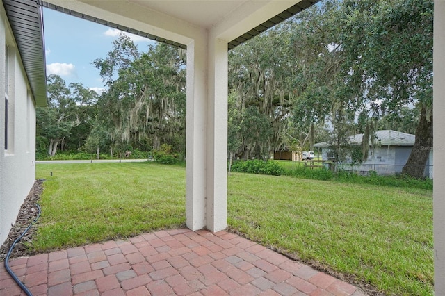 view of yard featuring a patio