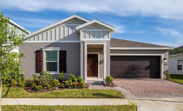 view of front of home featuring a garage