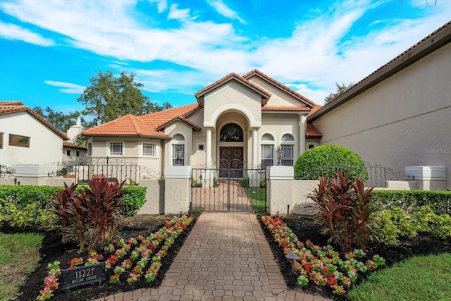 view of mediterranean / spanish-style house