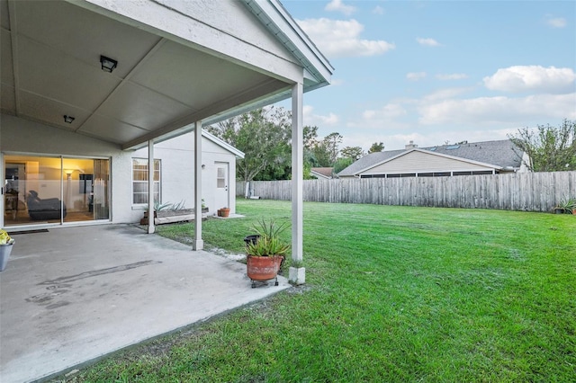 view of yard featuring a patio