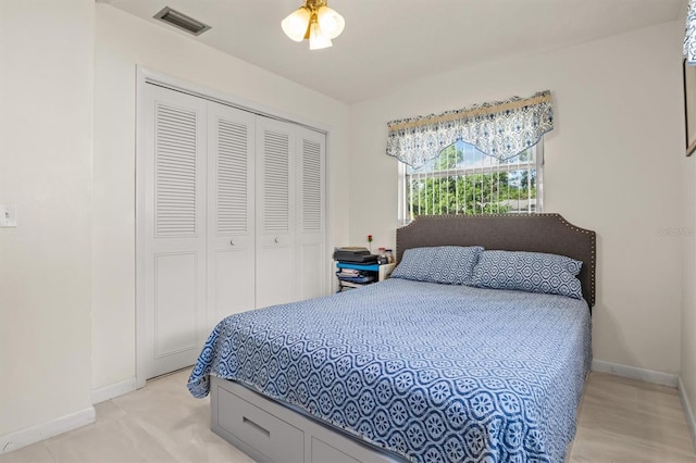 bedroom with a closet