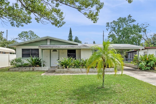 view of front of home with a front lawn