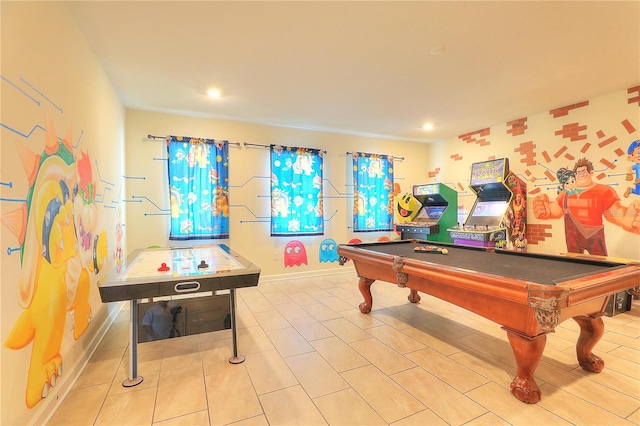 playroom featuring pool table