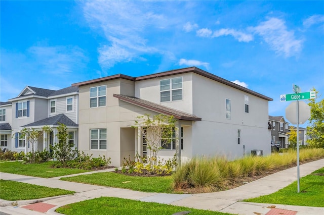 view of front of house featuring a front yard