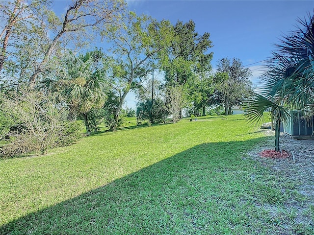 2281 E Union Cir, Deltona, FL 32725 - view of yard