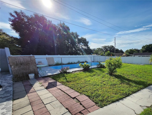 view of yard featuring a patio