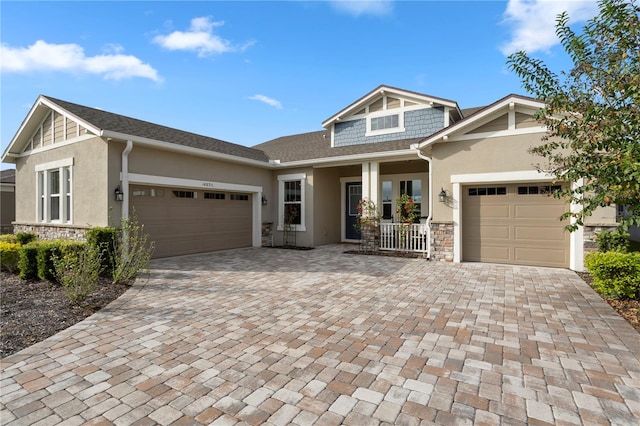 view of front of property featuring a garage