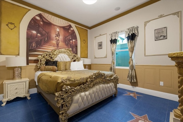 1021 Fantasy Dr, Davenport, FL 33896 - bedroom featuring wainscoting, arched walkways, crown molding, and a decorative wall