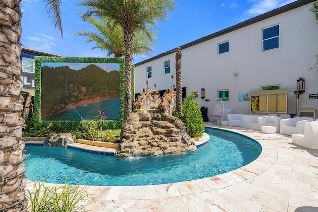 1021 Fantasy Dr, Davenport, FL 33896 - view of outdoor pool