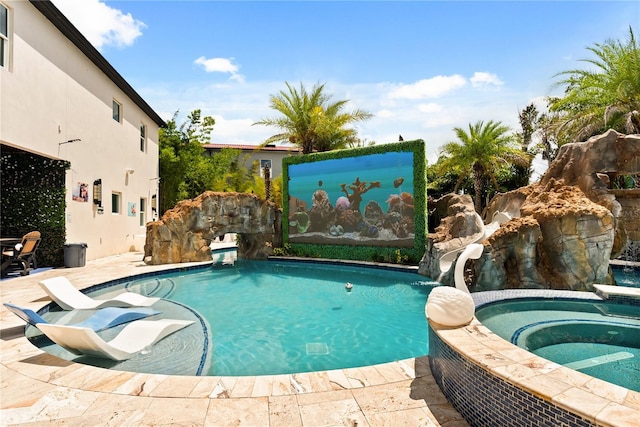 1021 Fantasy Dr, Davenport, FL 33896 - view of swimming pool featuring a pool with connected hot tub