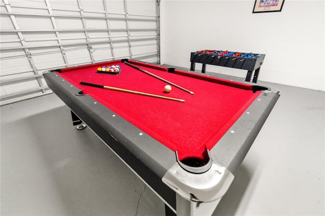 recreation room with pool table