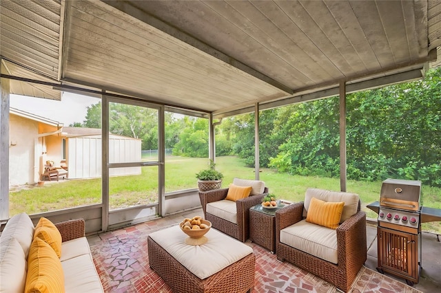 10226 Willow Dr, Port Richey, FL 34668 - sunroom featuring an outdoor hangout area