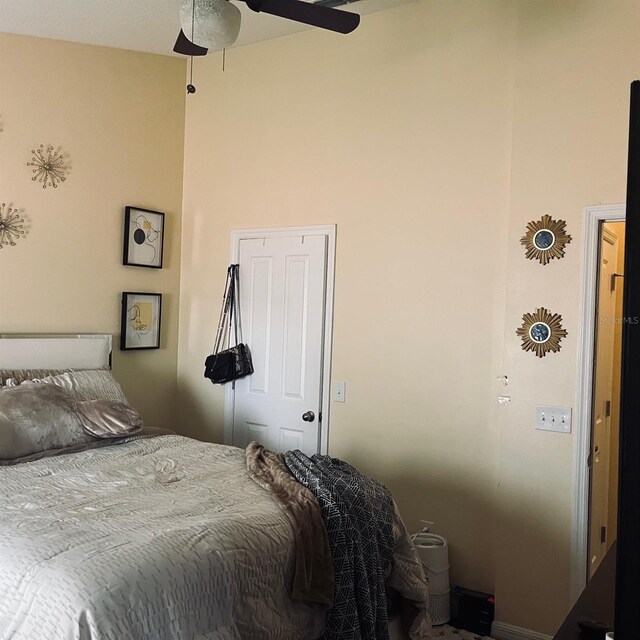 bedroom featuring ceiling fan