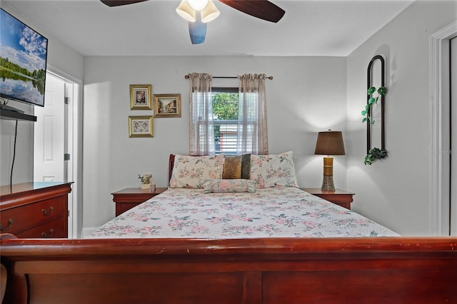 bedroom featuring ceiling fan